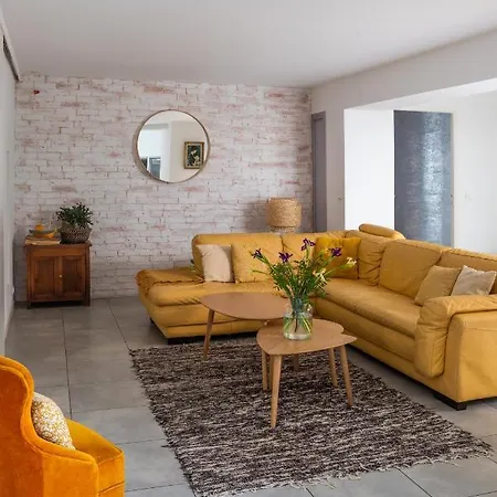 Hébergement de vacances Centre, Maison Avec Piscine